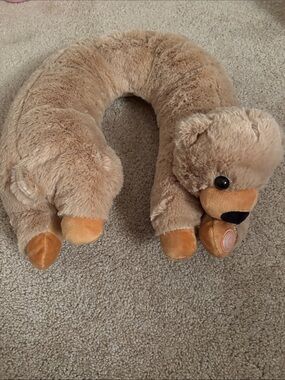 Plush Bear U-Shaped Vibrating Neck Pillow in Light Brown